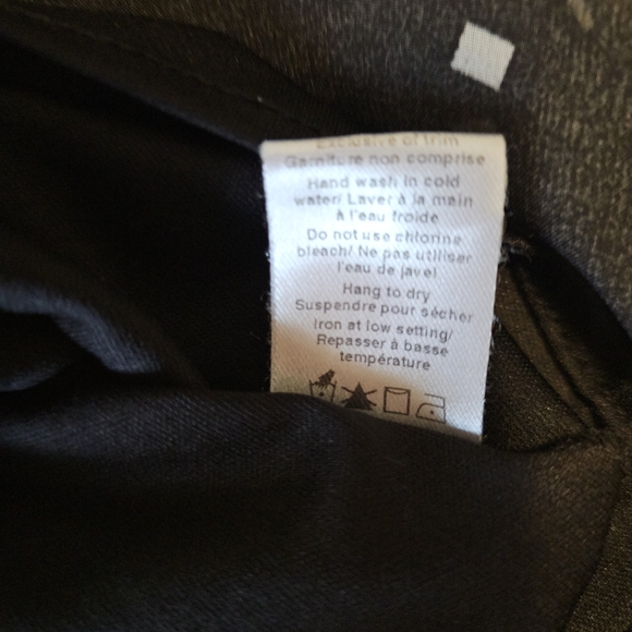 Reitmans Black Skirt White Diamond Pattern Lined Flowy Short Sz 16 PLUS - Picture 7 of 8